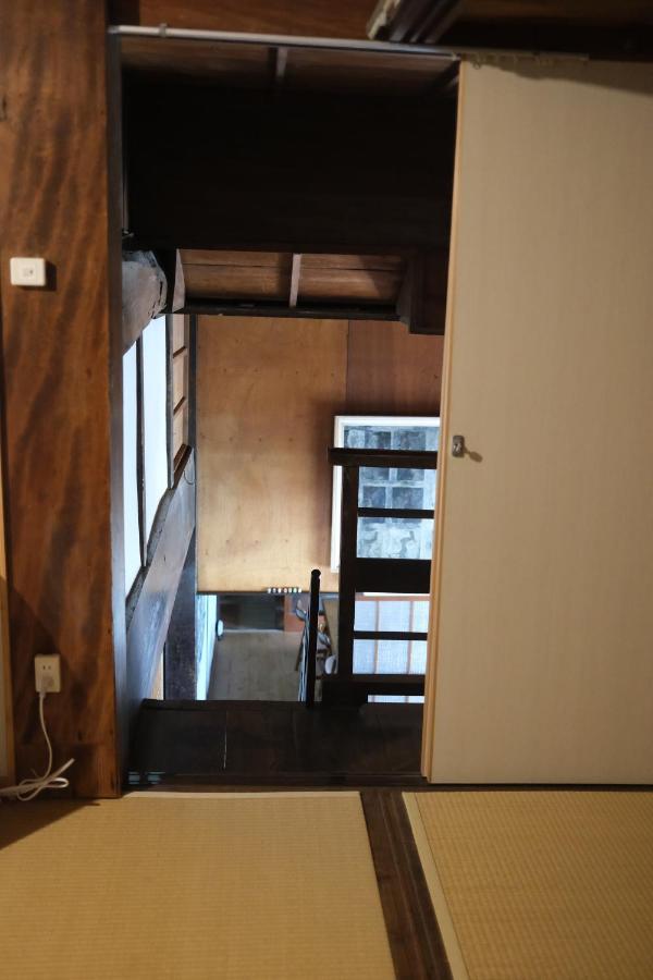 Guesthouse Kojiya 暮らしをつくる宿 旧糀屋 Fukutsu Exteriör bild
